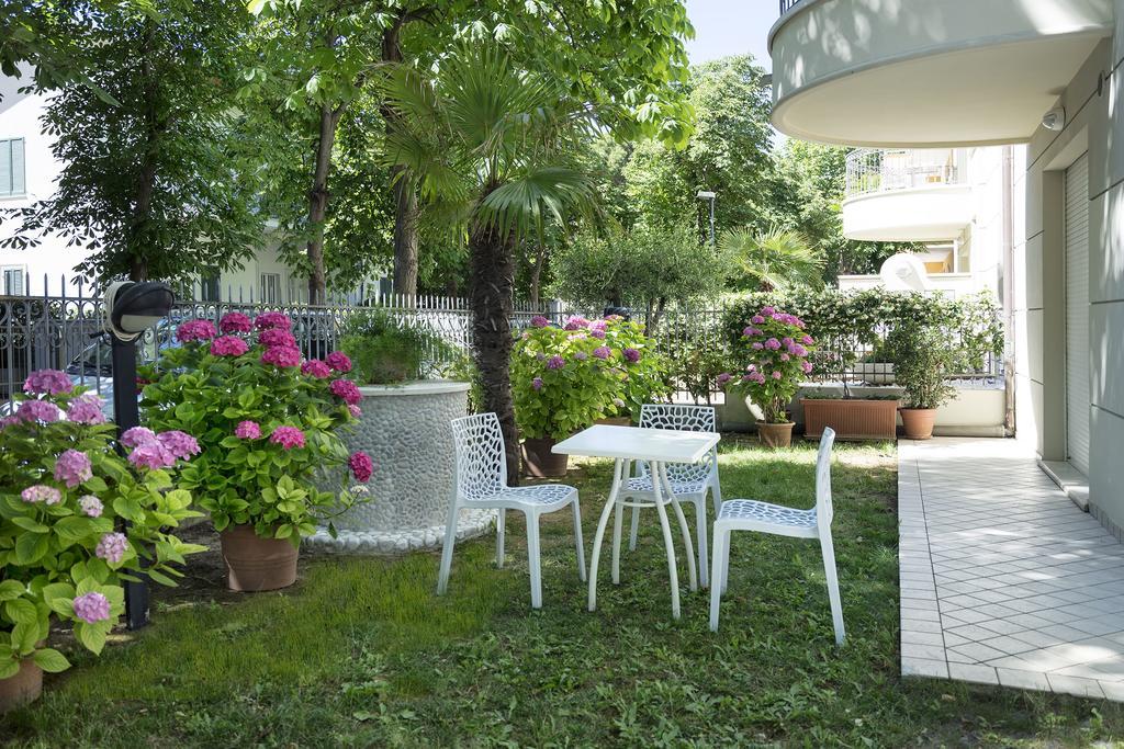 Residence Hamilton Riccione Exterior foto